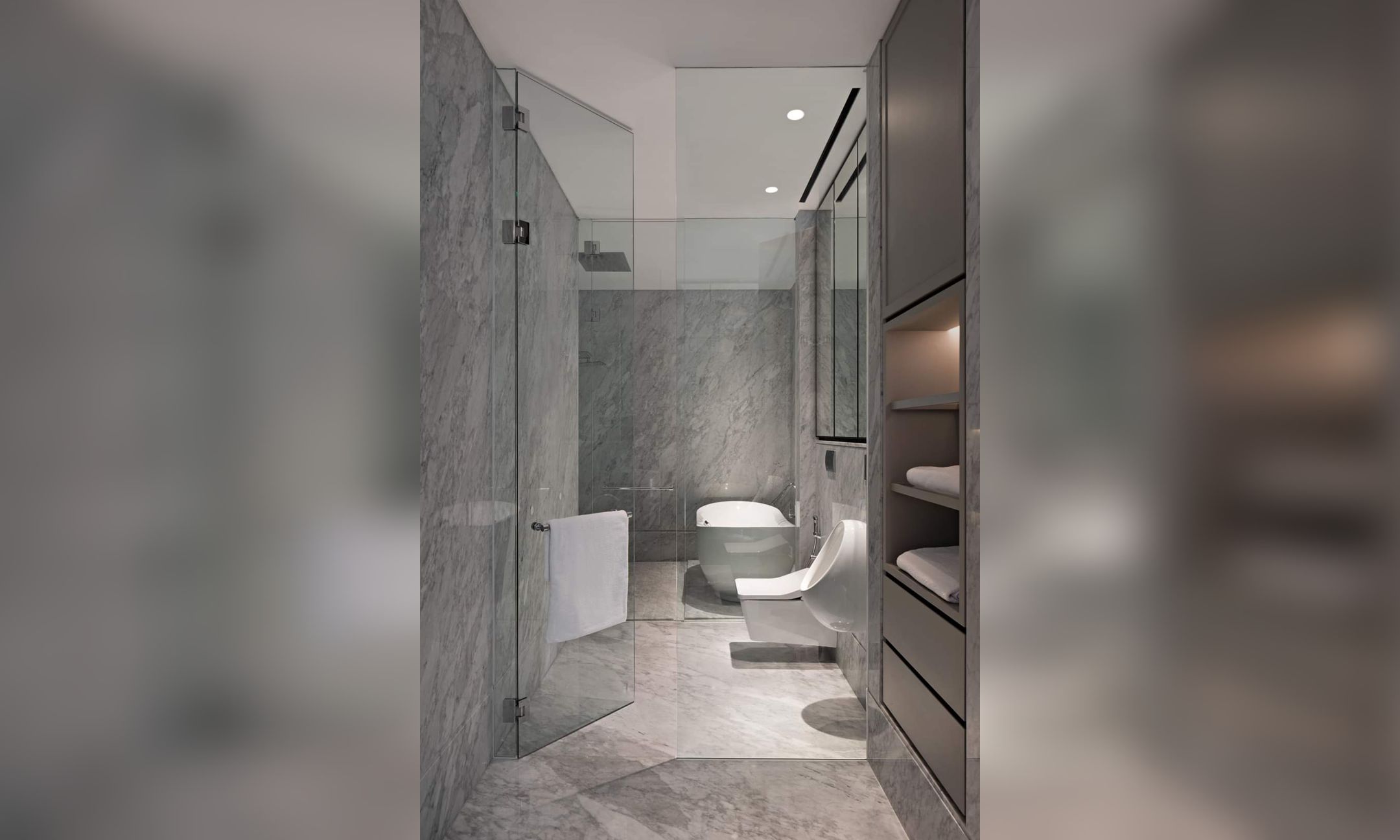 Design Interior Minimalis Bathroom Closet Kamar Mandi di BSD Serpong - Tangerang Granit HPL Solid Surface Putih Texture Stone 